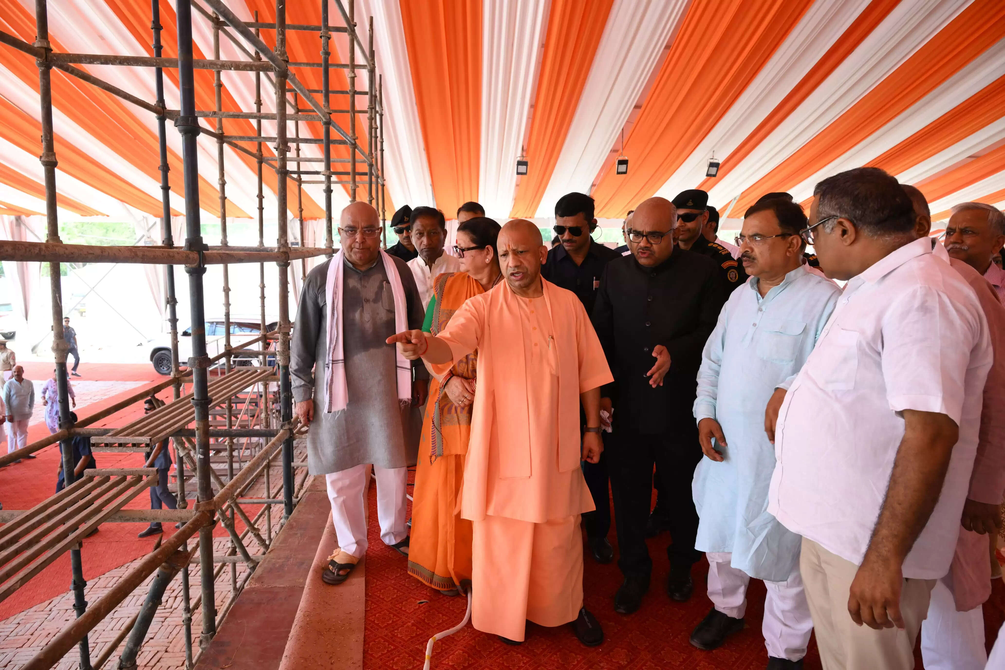 पीएम के दौरे से पहले सीएम ने सुरक्षा व्यवस्था का जायजा लेते हुए दिए दिशा निर्देश