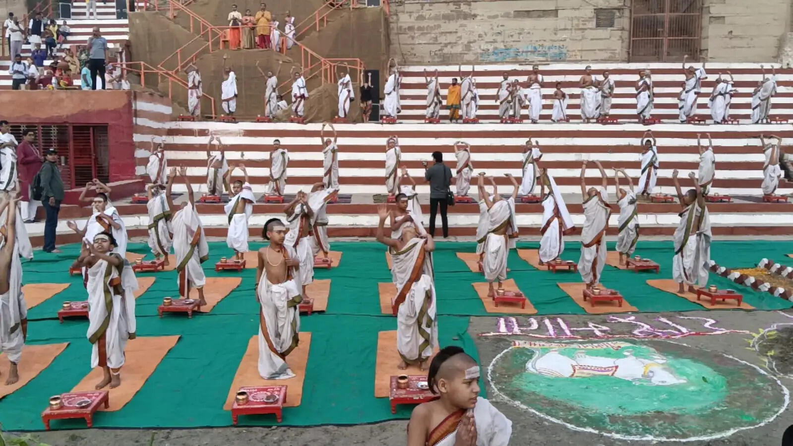 वैदिक मंत्रों और 'हर हर महादेव' के घोष के साथ काशी ने किया गंगातट पर नवसंवत्सर का स्वागत