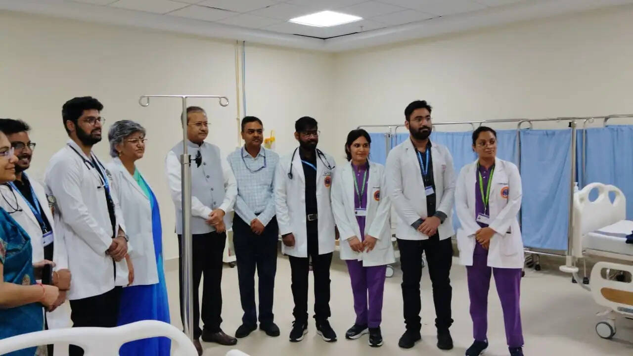 एम्स गोरखपुर में गैस्ट्रो वार्ड का शुभारंभ, पूर्वांचल के मरीजों को मिलेगी बड़ी राहत