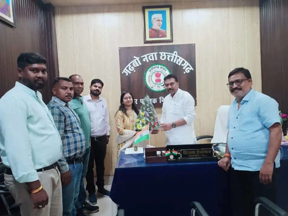 नगर निगम धमतरी की नई आयुक्त प्रिया गोयल ने लिया चार्ज