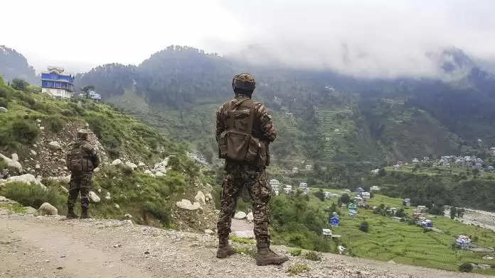 उधमपुर जिले के बसंतगढ़ के खानेद इलाके में आतंकवादियों और सुरक्षाबलों के बीच हुई गोलीबारी