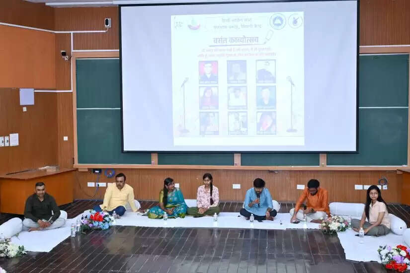 आईआईटी कानपुर में वसंत काव्योत्सव का आयोजन, शायरी और कविता से माहौल हुआ संगीतमय