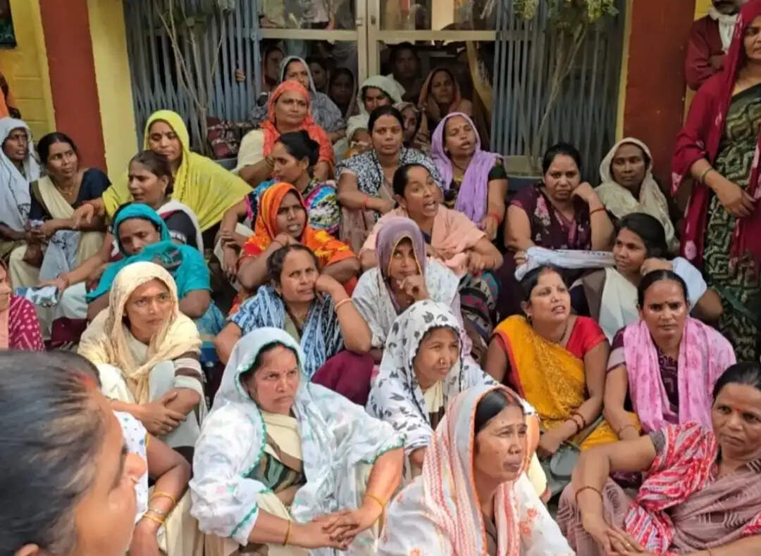 आशा कार्यकर्ता की सड़क हादसे में मौत, मुआवजे की मांग पर अड़े साथी