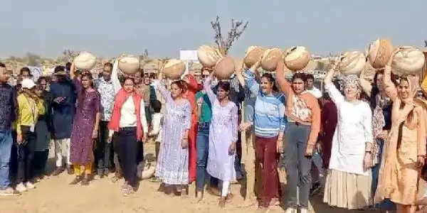 अंतर्राष्ट्रीय ऊंट उत्सव: धोरों पर देशी-विदेशी पर्यटकों ने दिखायी अपनी प्रतिभा