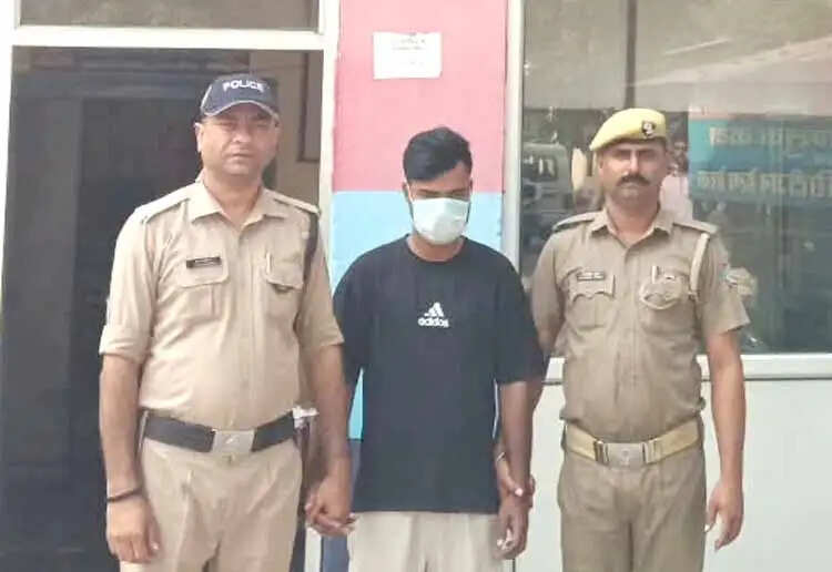 महिला पर जानलेवा हमला करने का आरोपित गिरफ्तार