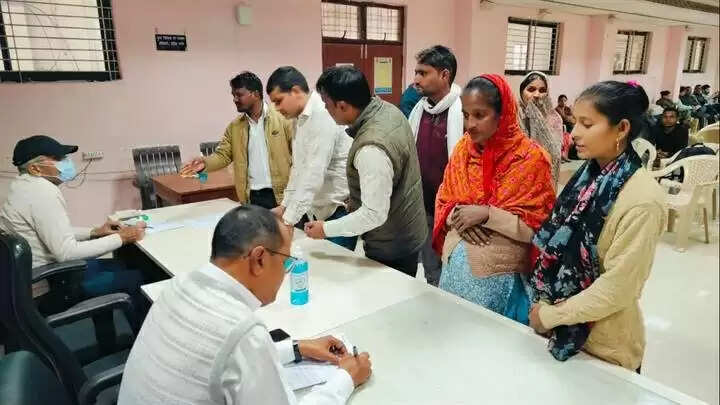 ग्वालियरः कलेक्ट्रेट की जन-सुनवाई में 80 लोगों की समस्याओं की हुई सुनवाई