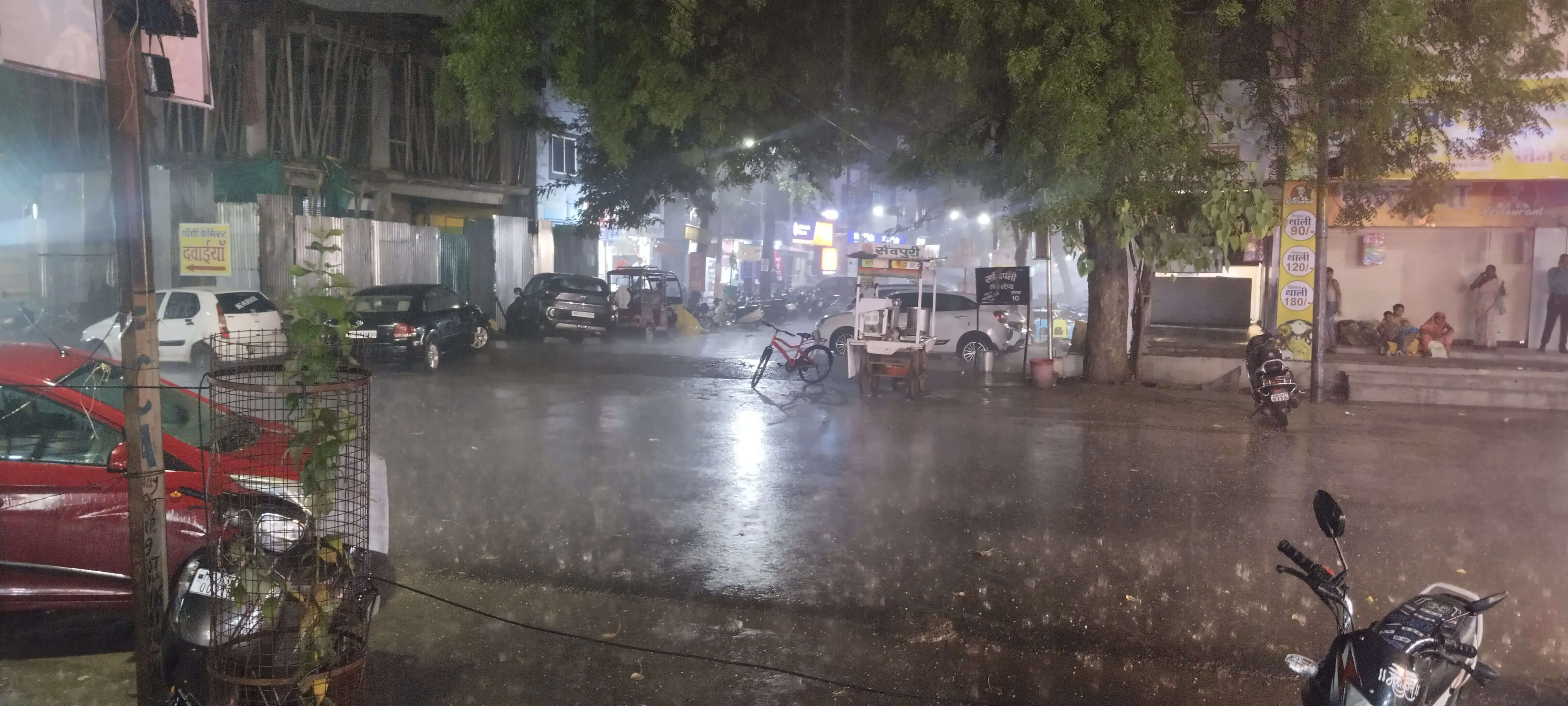 उज्जैन शहर में झमाझम के साथ गिरे ओले