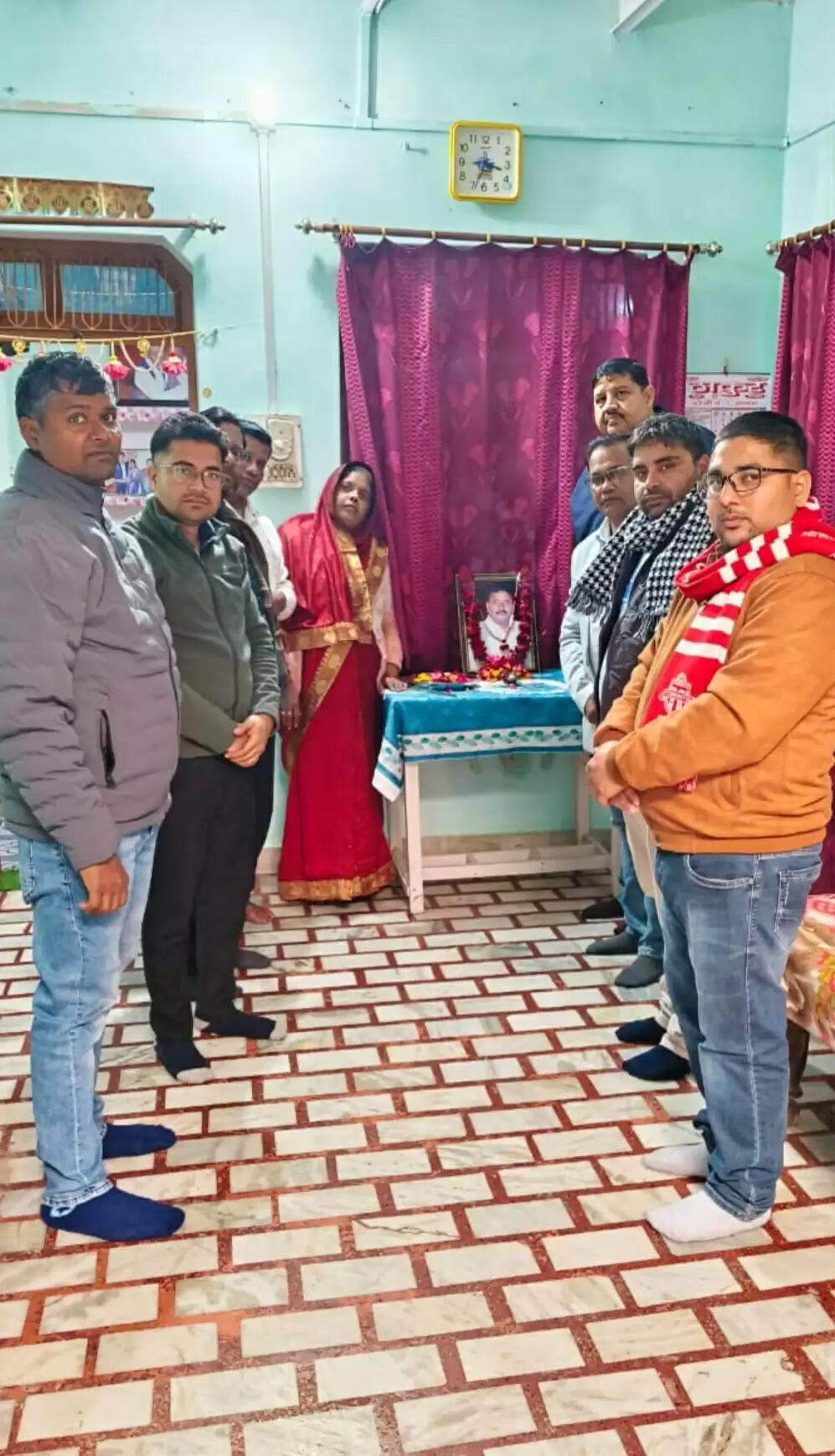 टीचर्स सेल्फ केयर टीम मृतक शिक्षक के परिवार को देगी आर्थिक मदद