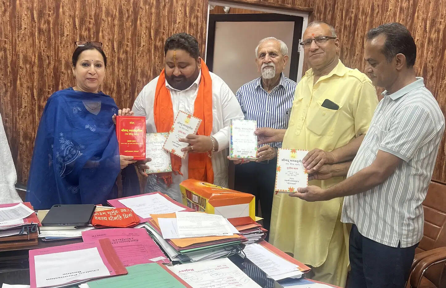 एडीसी ने वैदिक शिक्षा और गौसेवा को बढ़ावा देने के लिए हरसंभव सहयोग का आश्वासन दिया