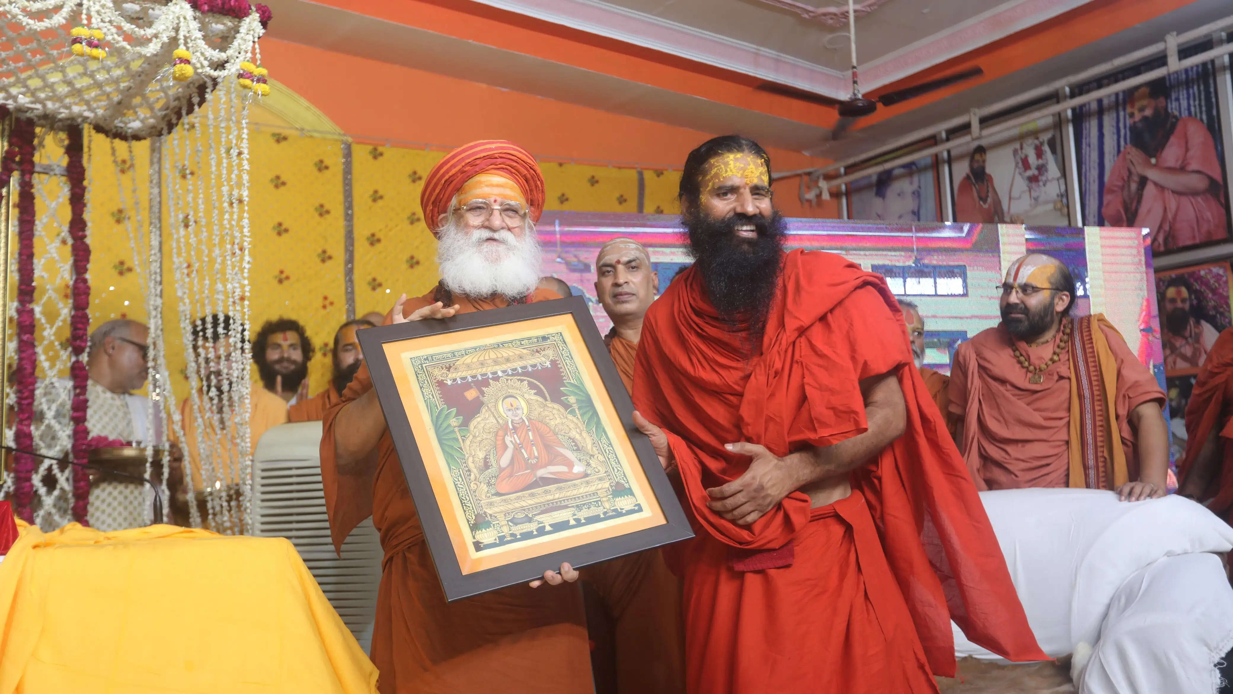 समस्त विश्व को भारत से ही दिशा मिलेगी : योगगुरु बाबा रामदेव