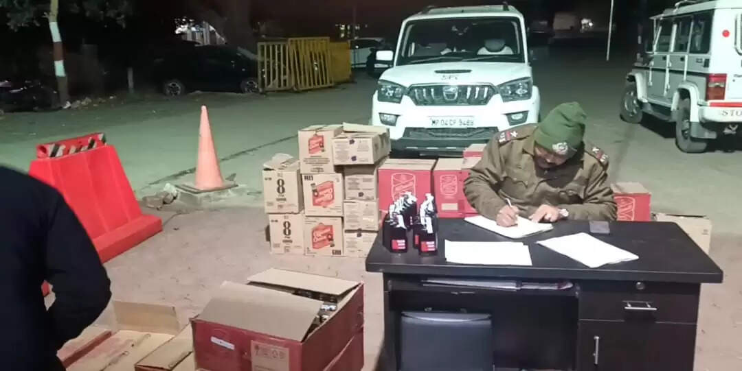 राजगढ़ः स्काॅर्पियो सवार दो युवकों के कब्जे से तीन लाख से अधिक की शराब जब्त