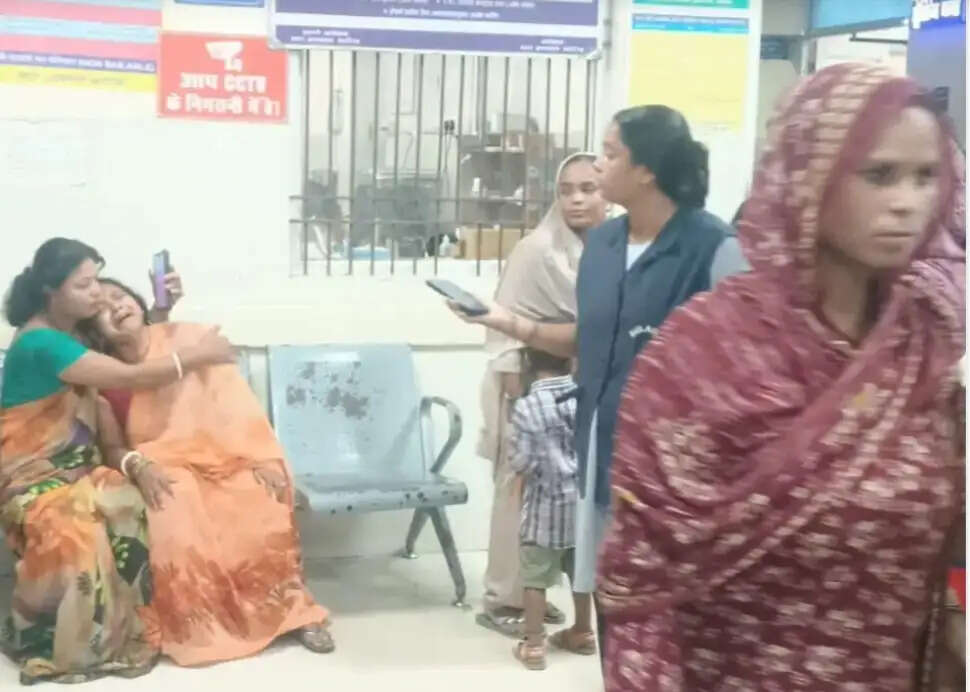 बिजली पैनल गिरने से मजदूर की मौत,परिजन ने लगाया आरोप