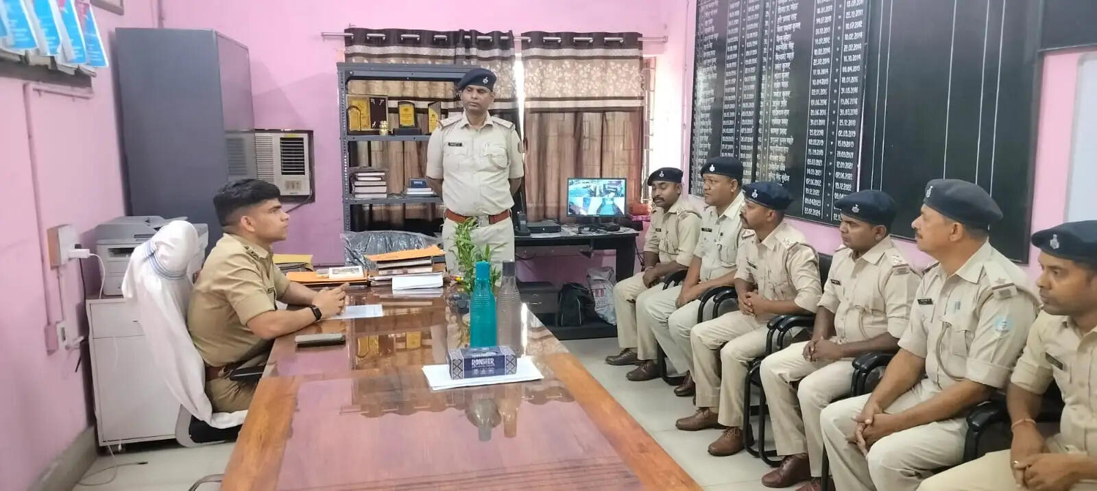 एसपी ने किया कुजू और पश्चिमी बोकारो ओपी का निरीक्षण