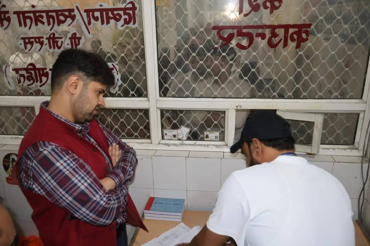 रक्तचाप व शुगर की जांच के साथ-साथ ब्रेस्ट, सर्वाइकल तथा ओरल कैंसर की स्क्रीनिंग पर भी विशेष ध्यान दें : जिलाधिकारी