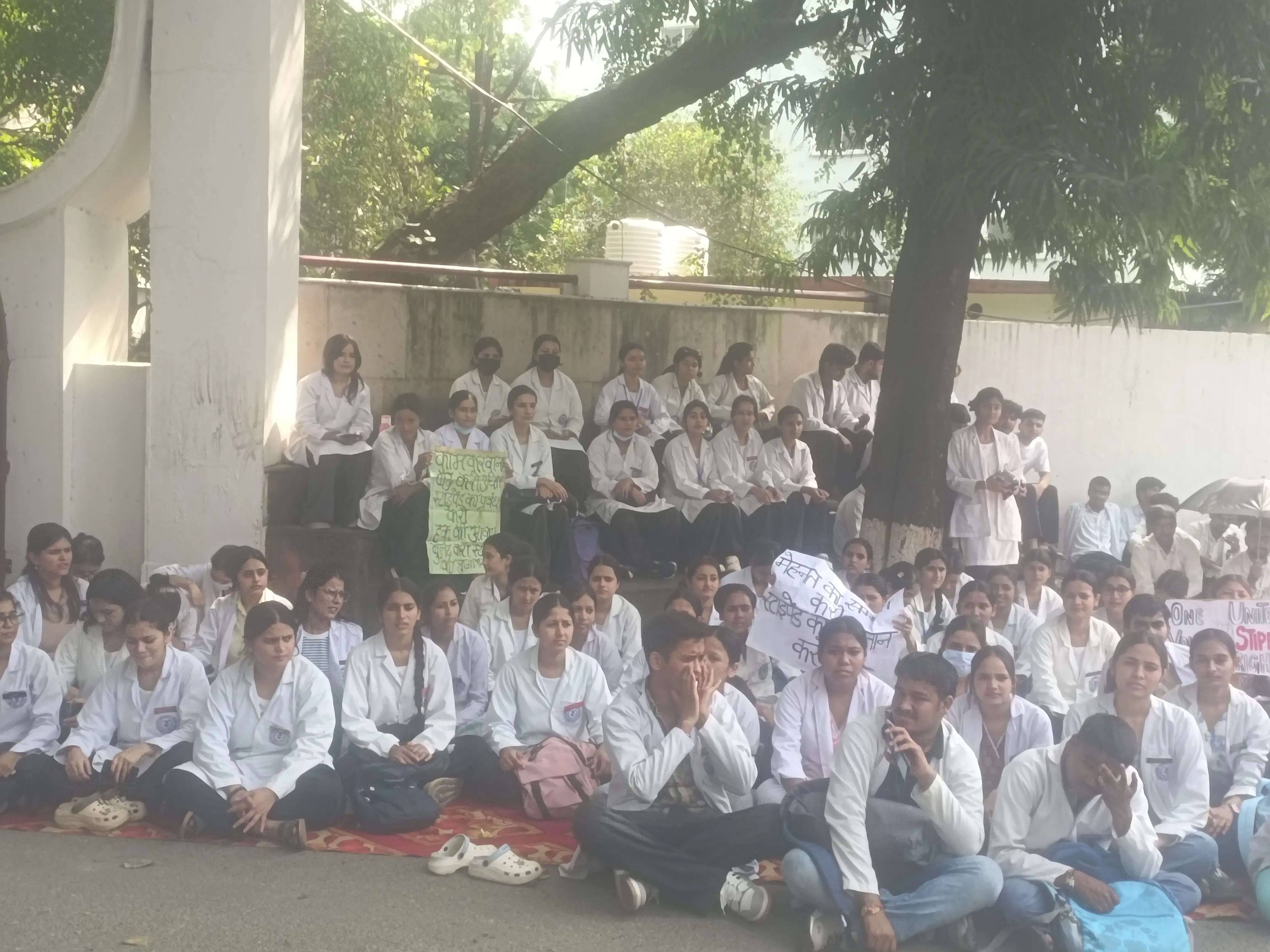 पीजी रेजिडेंट डॉक्टरों की हड़ताल स्थगित मिला आश्वासन