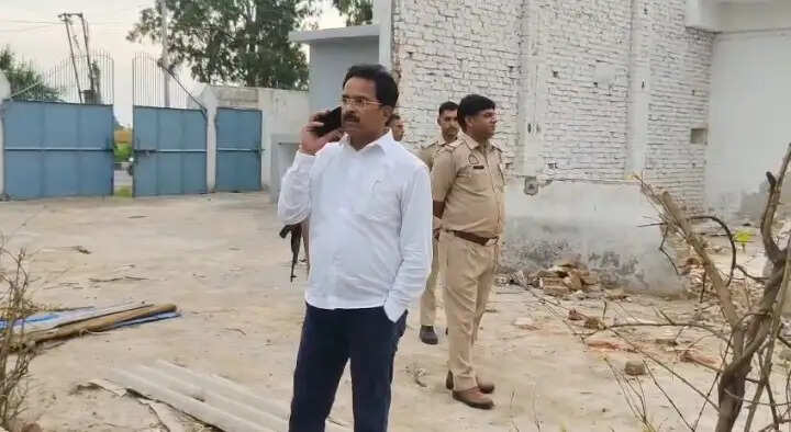 संभल : प्रशासन ने 101 करोड़ रुपये की जमीन काे मुक्त कराकर ग्राम सभा काे किया सुपुर्द