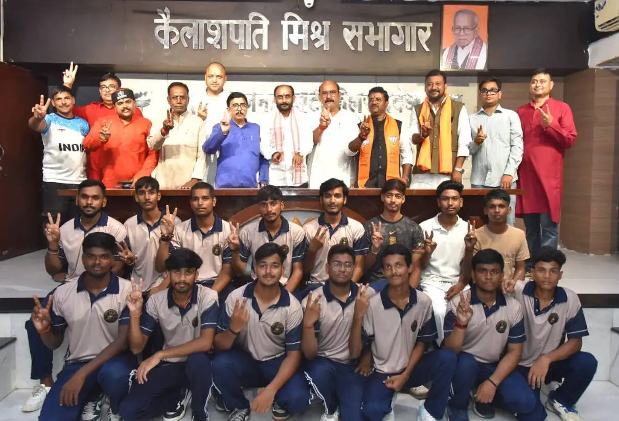 तृतीय यूथ अंडर-19 राष्ट्रीय हैमर बॉल चैंपियनशिप के लिए बिहार की टीम हुई रवाना, खिलाड़ियों को मिली जीत की अग्रिम शुभकामनाएं