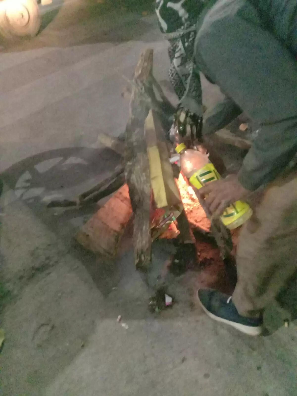 वाराणसी में ठंड और गलन से जनजीवन बेहाल,कक्षा आठ तक के विद्यालय 30 दिसम्बर तक बंद