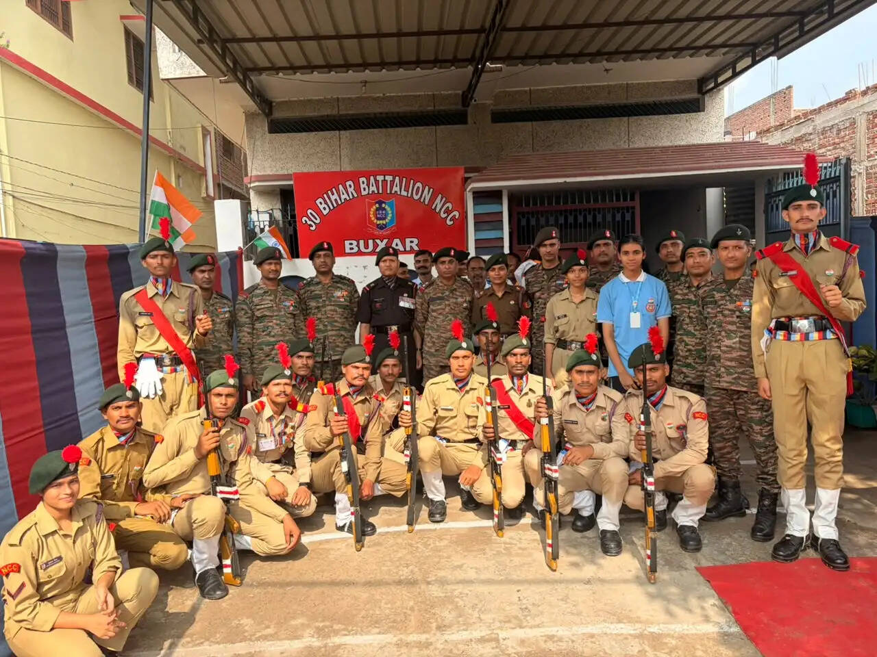 एनसीसी कैडेट्स ने अनुशासन और देशभक्ति का दिया संदेश, गार्ड ऑफ ऑनर रहा आकर्षण