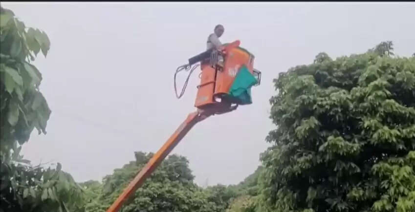 यमुनानगर&nbsp;में&nbsp;प्रगतिशील&nbsp;किसान ने बागवानी&nbsp;के लिए खरीदी&nbsp;हाइड्रोलिक लिफ्टिंग मशीन&nbsp;