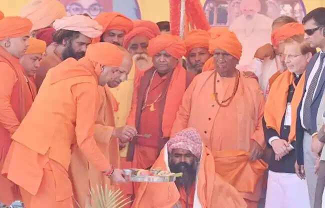 आध्यात्मिक, सांस्कृतिक व नैतिक शक्ति से सशक्त हाेगा भारत : योगी आदित्यनाथ