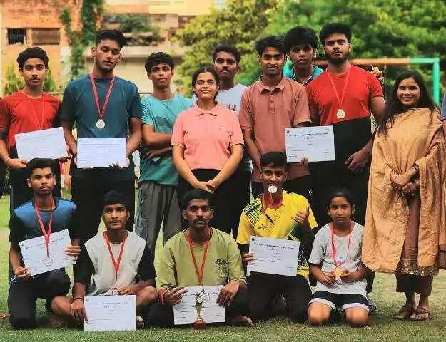 राष्ट्रीय विद्यार्थी दिवस सप्ताह में कबड्डी प्रतियाेगिता आयाेजित, विजेता युवा पुरस्कृत