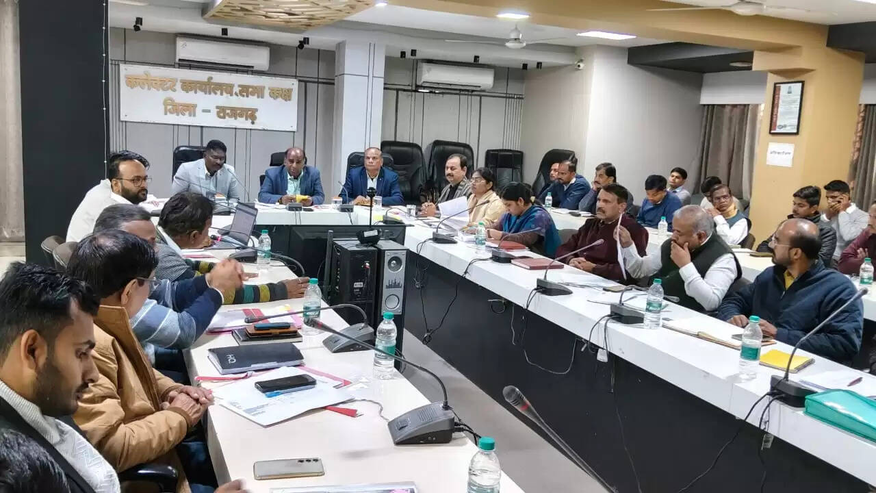 राजगढ़ः समय-सीमा का उल्लंघन करने पर 26 पंचायत सचिवों पर लगाया जुर्माना