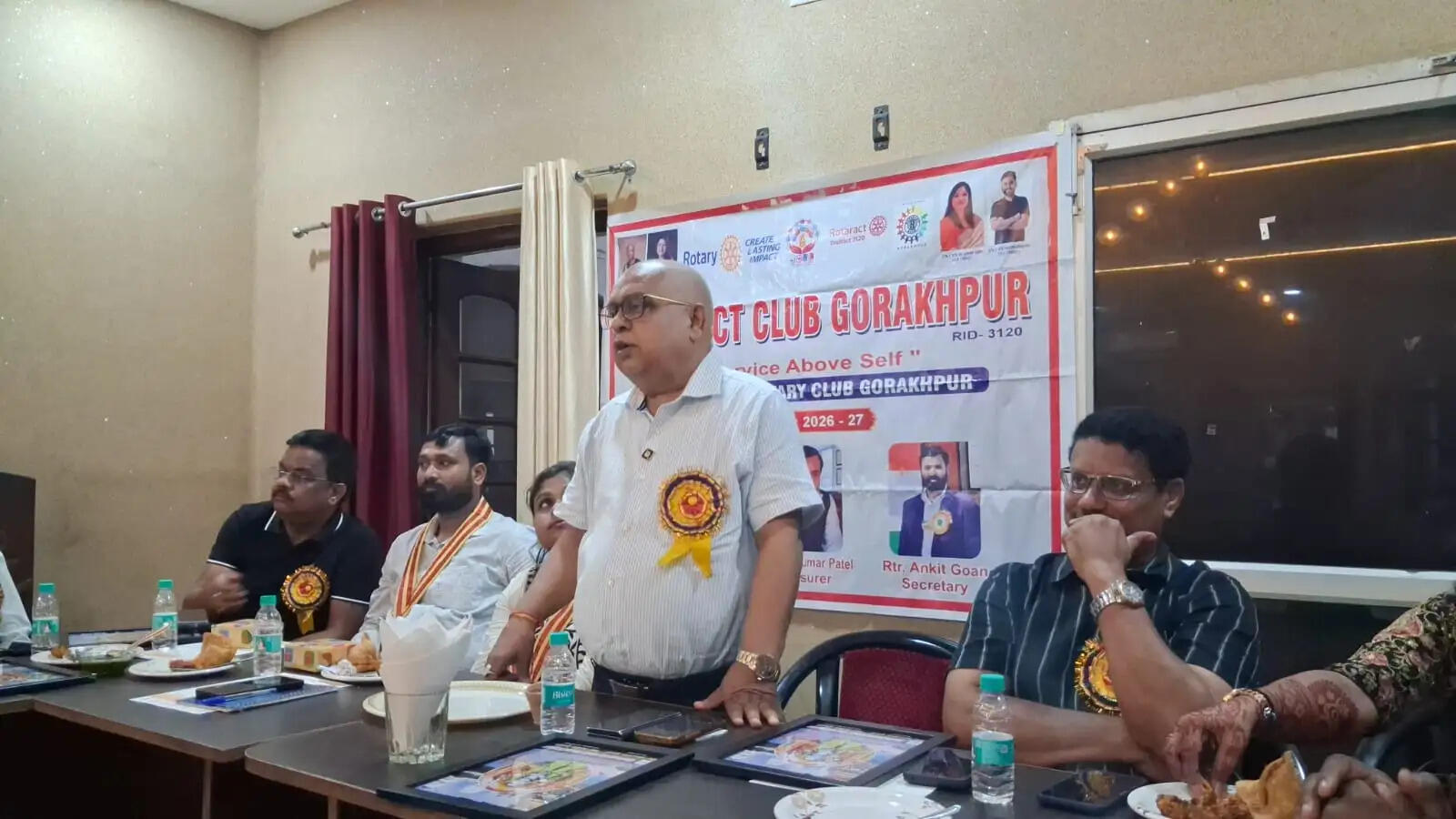 रोटरेक्ट क्लब गोरखपुर की नई टीम ने संभाली कमान, श्वेता गौर बनीं अध्यक्ष
