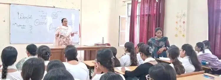 विश्व ओजोन दिवस पर विद्यार्थियों ने दिया पर्यावरण संरक्षण का संदेश