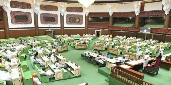 वार्षिकी 2025 : चर्चा में रही ब्यूरोक्रेसी और सियासत