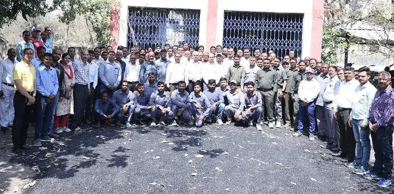 एमपी ट्रांस्को में मनाया गया राष्ट्रीय लाइनमैन दिवस, जबलपुर में 90 लाइनमैन सम्मानित