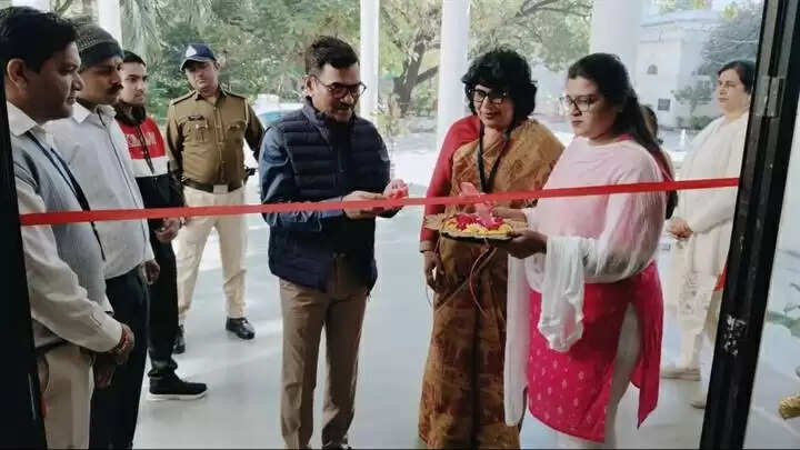 इंदौरः संभागायुक्त डॉ. खाड़े ने की कृषि, उद्यानिकी, सहकारिता, मंडी, दूग्ध संघ और मत्स्य विभाग की समीक्षा