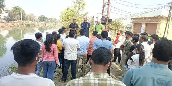 कलेक्टर-एसपी ने स्वच्छता अभियान चलाकर दिया स्वच्छता का संदेश, स्वच्छता को अपनी दिनचर्या का हिस्सा बनाने की अपील