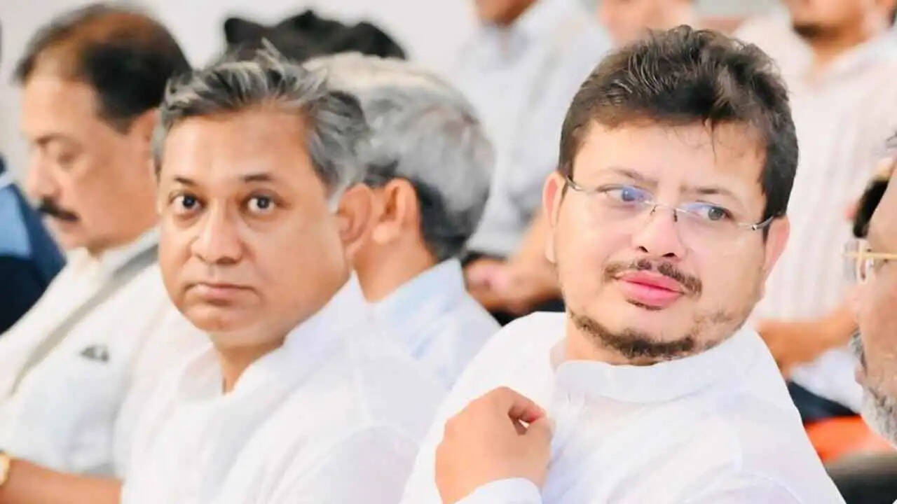 तृणमूल कांग्रेस ने ऋतब्रत बनर्जी और संदीपन साहा को पार्टी से निकाला