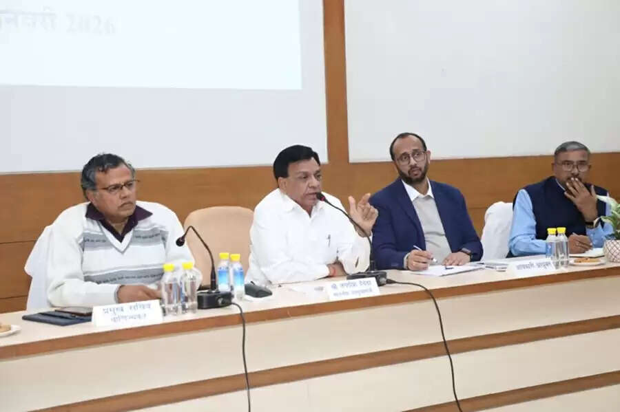 आबकारी नीति 2026-27 पर मंथन: अवैध शराब पर सख्ती, 18 हजार करोड़ राजस्व लक्ष्य प्राप्ति के निर्देश