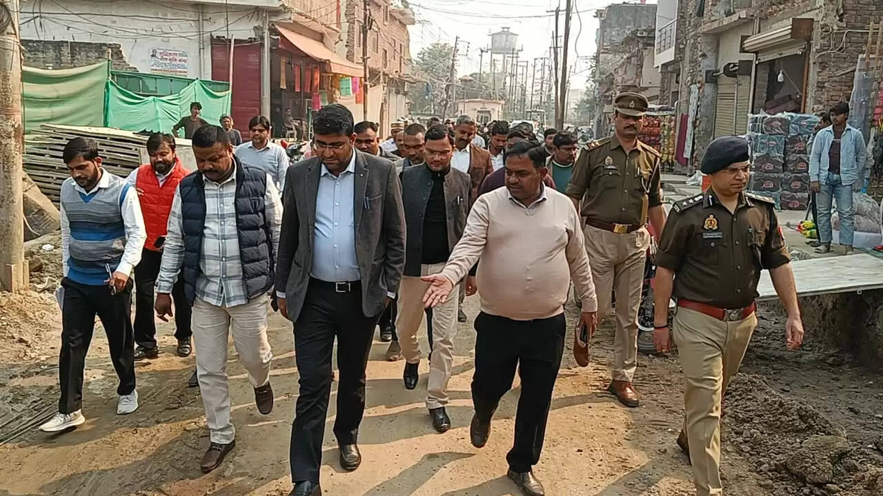 गोरखपुर की पहचान से जुड़ी महत्वपूर्ण परियोजना है विरासत गलियारा : डीएम