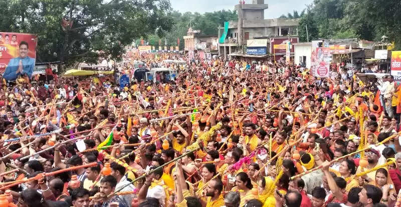 सीहोरः कुबेरेश्वरधाम की कावड यात्रा ने तोड़े सारे रिकार्ड, लाखों की संख्या में श्रद्धालु पहुंचे