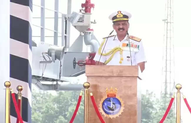 स्वदेशी डाइविंग सपोर्ट वेसल 'निस्तार' नौसेना में शामिल, भारत की समुद्री ताकत बढ़ेगी