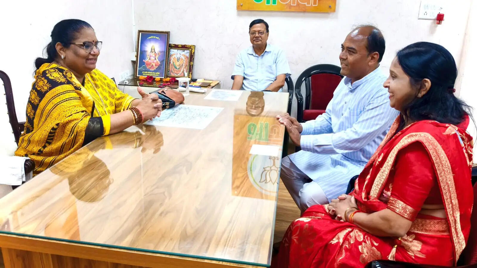 कैबिनेट मंत्री निर्मला भूरिया ने सुनीं कार्यकर्ताओं की जनसमस्याएं,&nbsp;अधिकारियाें&nbsp;काे&nbsp;त्वरित निराकरण के दिए निर्देश