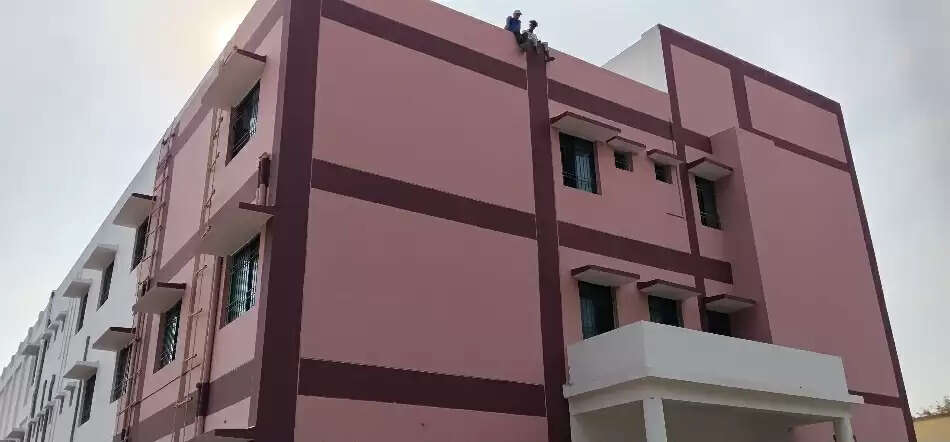 धमतरी : जिला अस्पताल में बन रहे निर्माणाधीन ट्रामा इकाई के कार्य में लाई जाए तेजी: कलेक्टर