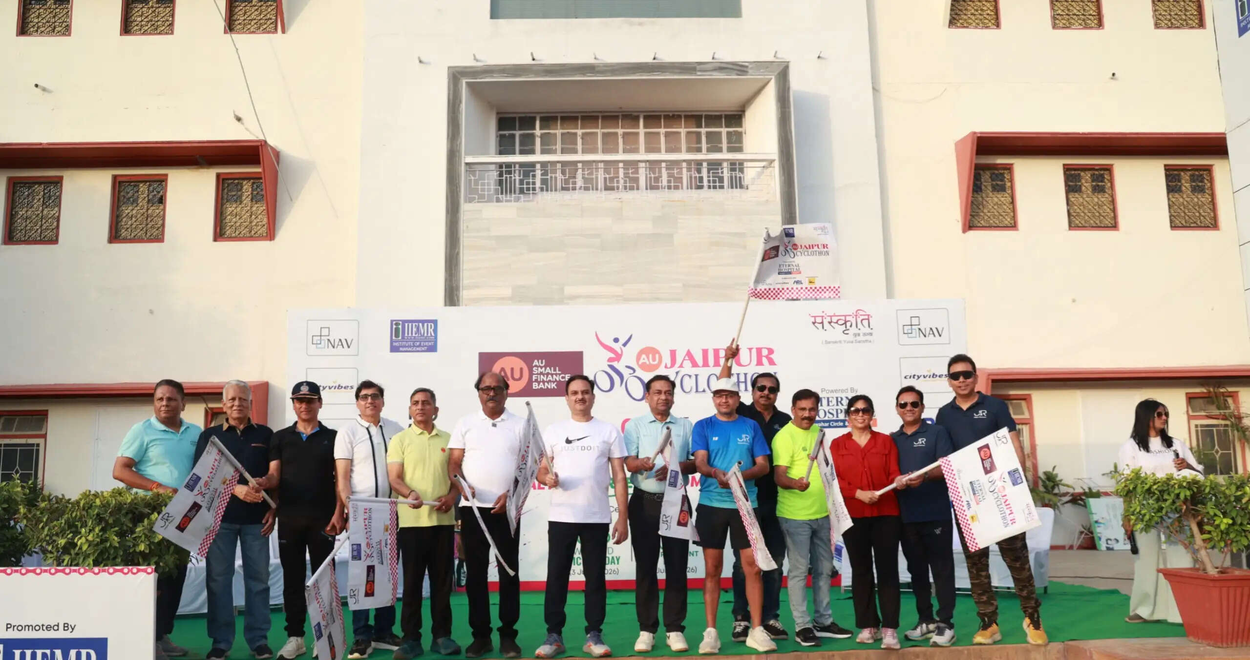 एयू जयपुर साइक्लोथॉन में उमड़ा उत्साह: हजारों लोगों ने दिया फिटनेस और ग्रीन मोबिलिटी का संदेश