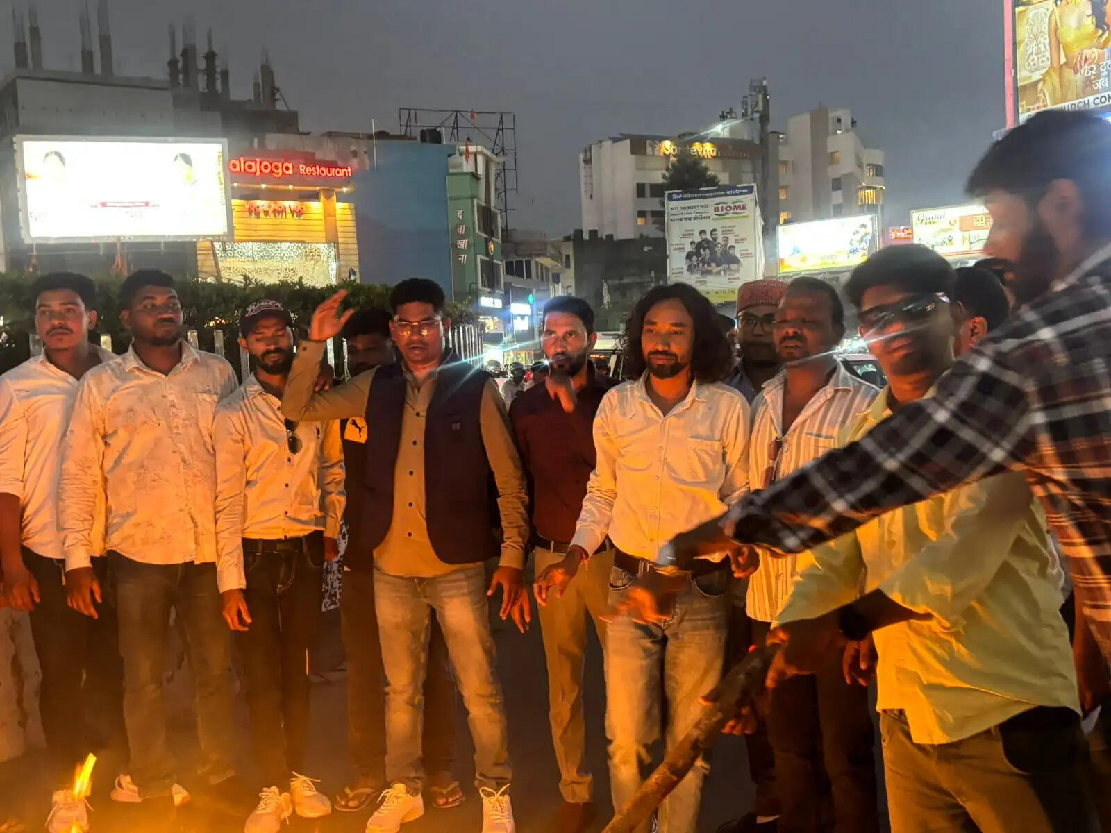 जेएलकेएम ने स्वास्थ्य मंत्री का फूका पुतला