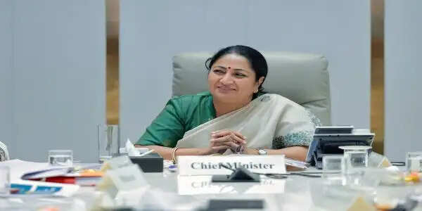 दिल्ली में एलपीजी, पेट्रोल-डीजल की आपूर्ति पूरी तरह सामान्य : रेखा गुप्ता