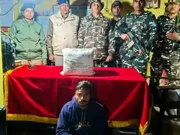 बथनाहा में नौ किलो गांजा के साथ एक गिरफ्तार