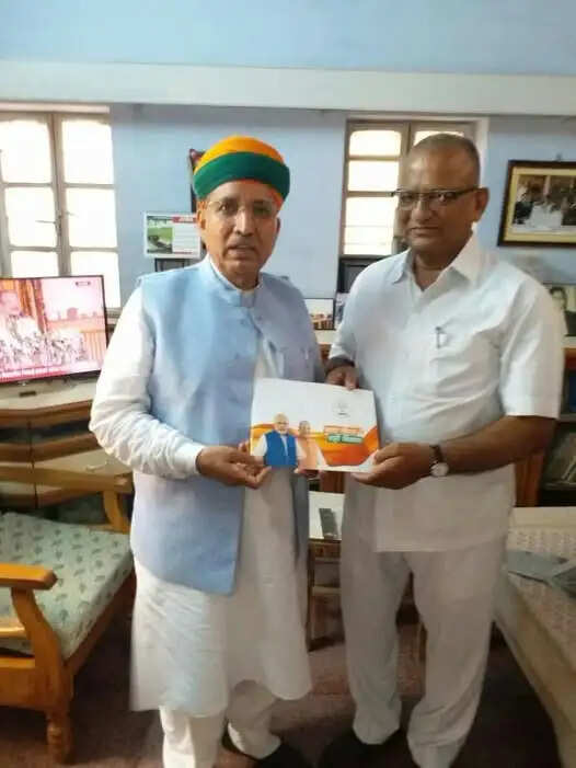 पूर्व&nbsp;विधायक&nbsp;आर के दास गुप्ता का&nbsp;हार्ट&nbsp;अटैक&nbsp;से&nbsp;निधन