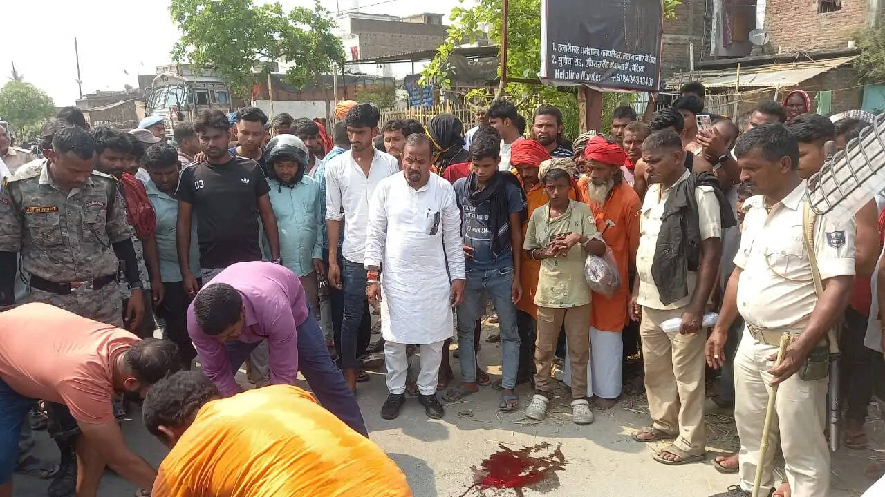 सड़क दुर्घटना मेंबच्ची की मौत