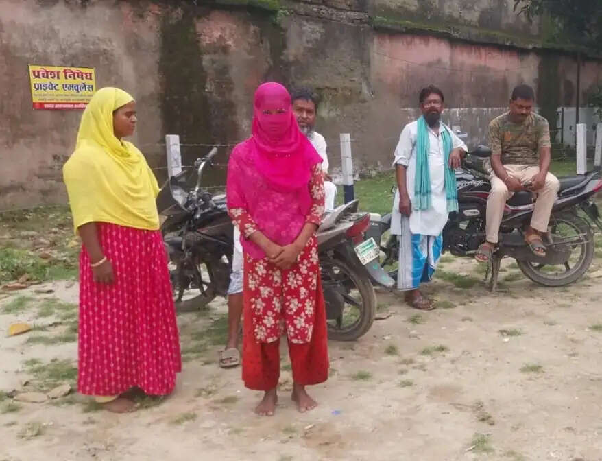 बीस साल की युवती की गला रेतकर हत्या,पुलिस मामले की जांच में जुटी