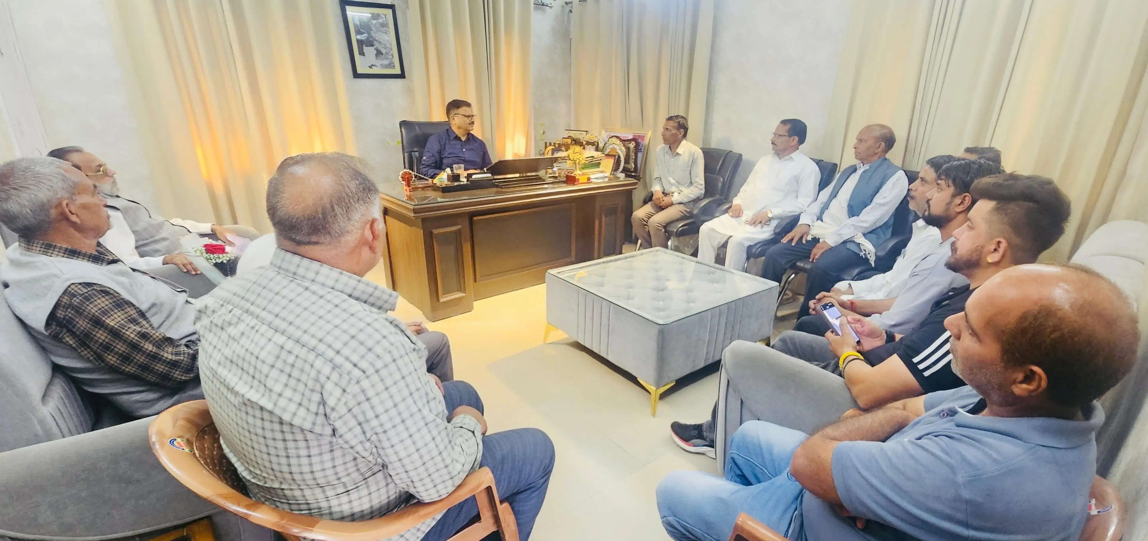 मंत्री जावेद राणा से विभिन्न जिलों के प्रतिनिधिमंडलों की मुलाकात, विकास से जुड़े मुद्दे उठाए