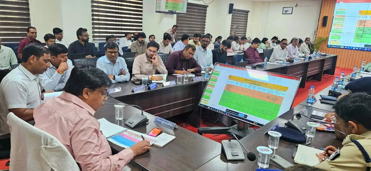 उज्जैनः एसीएस डॉ.राजेश राजोरा ने बैठक लेकर दिए निर्देश