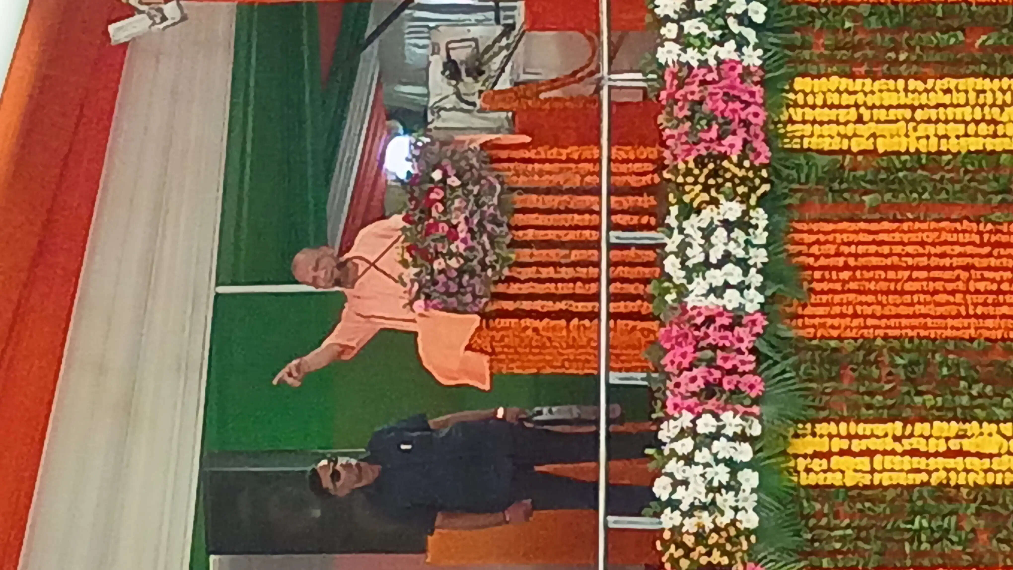 देवरिया में सपा पर तीखा प्रहार कर बाेले मुख्यमंत्री याेगी- जेपीएनआईसी के लिए प्राइवेट कंपनी बनाकर सरकारी खजाने पर डकैती डाल रहे थे अखिलेश-डिंपल